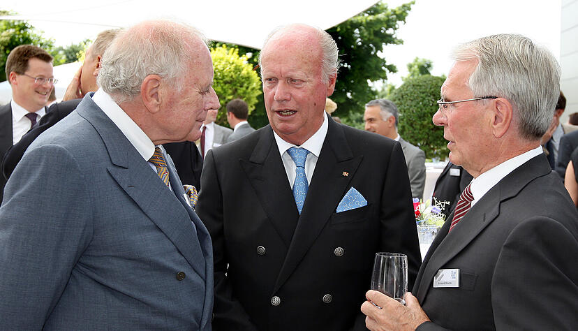 Wiedersehen der drei Klassenkameraden, die von Hohenlohe aus Unternehmen von Weltformat prägten: Reinhold Würth, Albert Berner und Gerhard Sturm (von links) bei einem Empfang zum 75. Geburtstag von Berner im Jahr 2010.