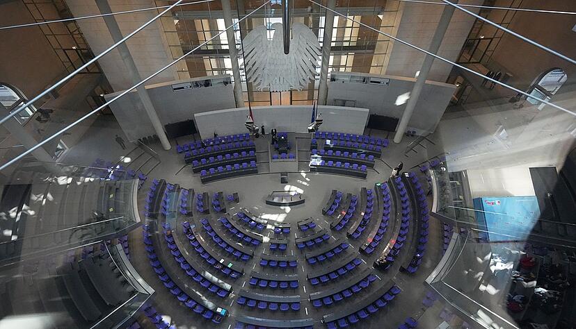Bundestag - Sondersitzung zur Grundgesetz&auml;nderung