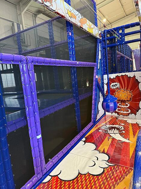 Spielbereiche für Kleinkinder und ältere Kids sorgen für altersgerechten Spaß.