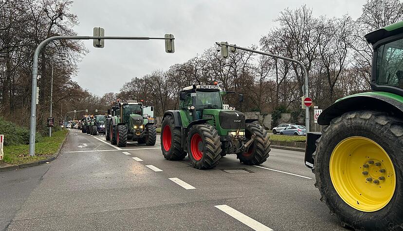 Die Proteste der Landwirte gegen die Regelungen zum Agrardiesel und anderen Kürzungen könnten einen Teilerfolg verbuchen. Die Proteste der Landwirte gegen die Regelungen zum Agrardiesel und anderen Kürzungen könnten einen Teilerfolg verbuchen.