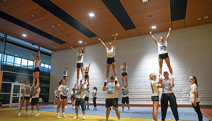 Die Cheerleader der Sport-Union Neckarsulm beim Training – das Team hat große Ziele.