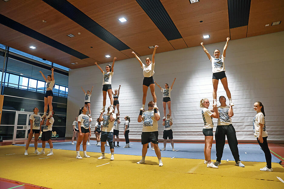 Die Cheerleader der Sport-Union Neckarsulm beim Training – das Team hat große Ziele.
