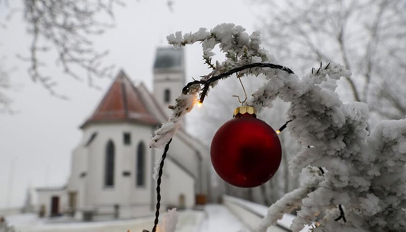 Nur wenige Menschen konnten Heiligabend im Schnee feiern. Nur wenige Menschen konnten Heiligabend im Schnee feiern.