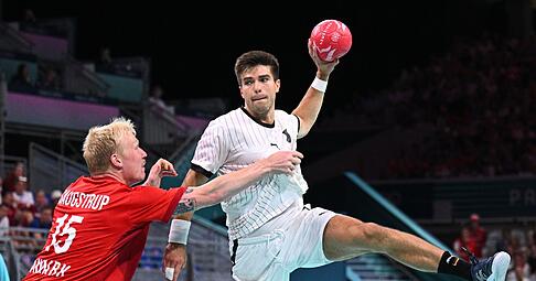 Die deutschen Handballer leisten sich im verlorenen Olympia-Finale zu viele Fehler im Angriff.