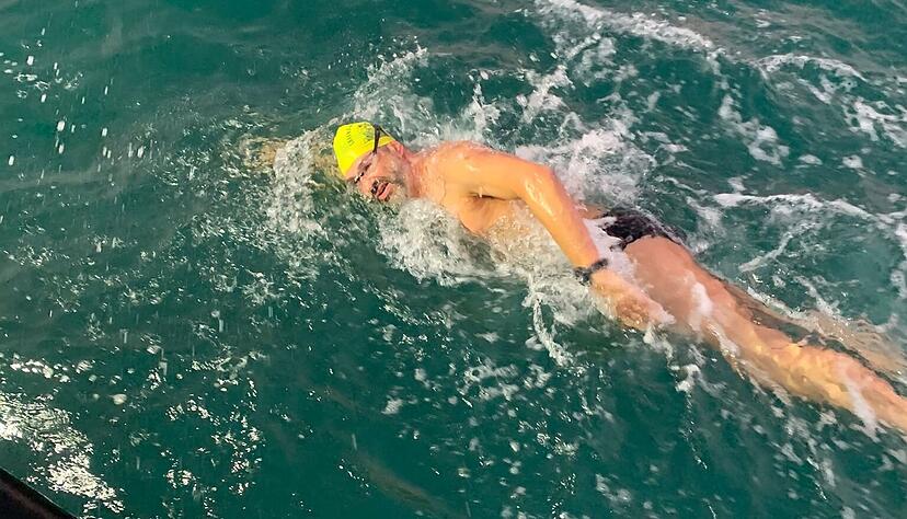 Ralf Hierzegger beim Kraulen im &Auml;rmelkanal.