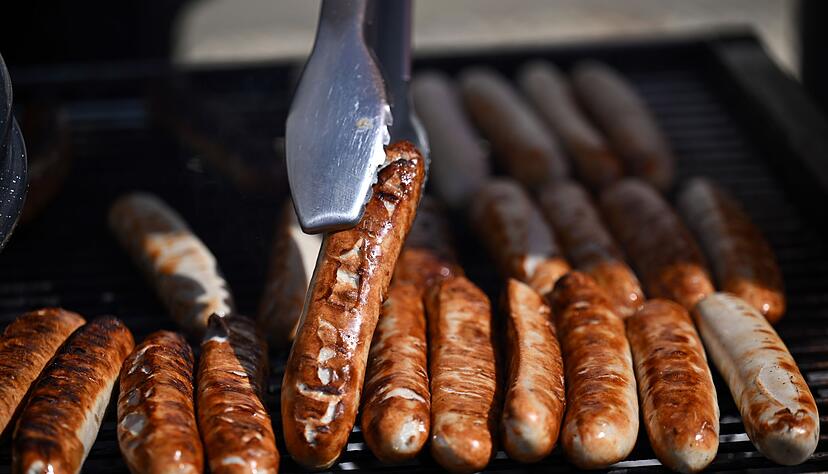 Woher kommt die &auml;lteste Bratwurst? &Uuml;ber die Frage wird seit vielen Jahren gestritten. (Archivbild)