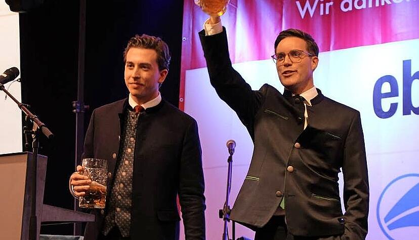 Bürgermeister Sören Döffinger (l.) und Manuel Hagel, CDU-Spitzenkandidat für die Landtagswahl, beim Frühschoppen.
