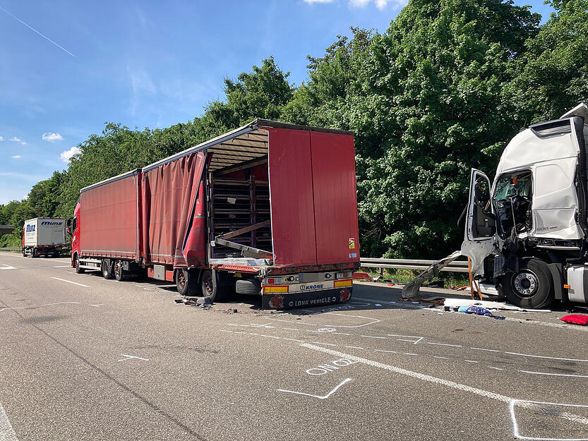 A6 bei Weinsberg nach Unfall gesperrt