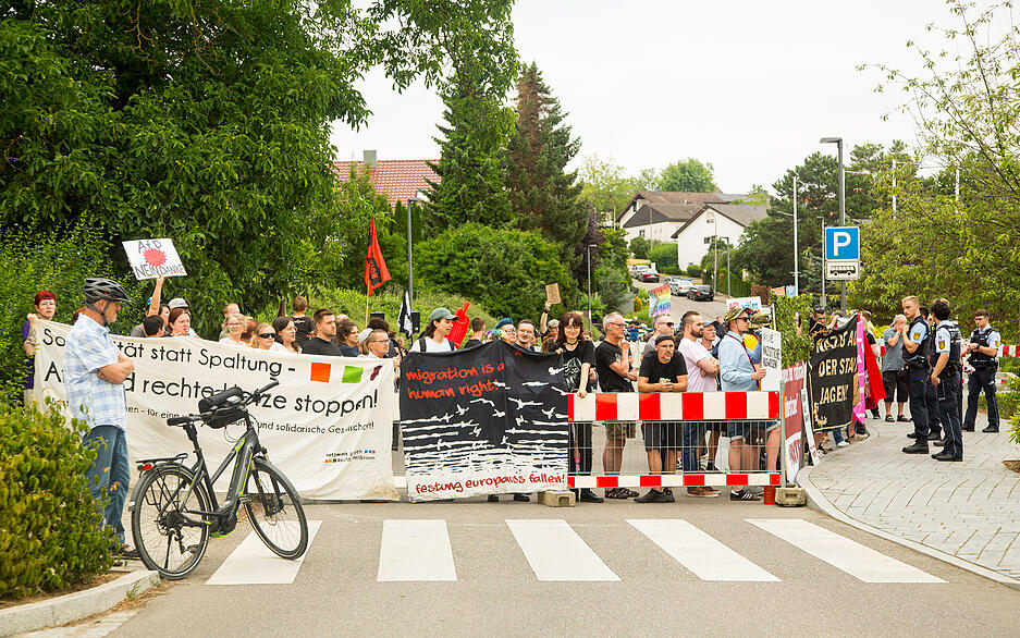 Gegendemo bei AfD-Bürgerdialog in Neckarwestheim