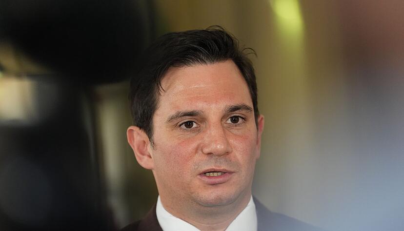 Anwalt Philip von der Meden traf den heutigen Zeugen zum Mittagessen. Anwalt Philip von der Meden traf den heutigen Zeugen zum Mittagessen.