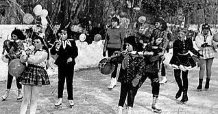 Kinderfasching des REV Heilbronn auf dem zugefrorenen Trappensee im Jahr 1963.