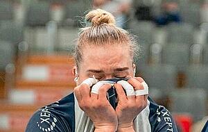 Stefanie Kaiser verdrückte zum Karriereende ein paar Tränen. Stefanie Kaiser verdrückte zum Karriereende ein paar Tränen.