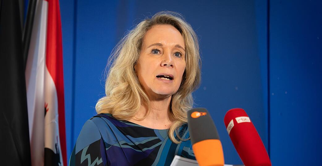 Berlins Kultursenatorin Sarah Wedl-Wilson (parteilos) zieht die Konsequenzen aus Kritik an ihrem Verhalten bei der Vergabe von F&ouml;rdermitteln.