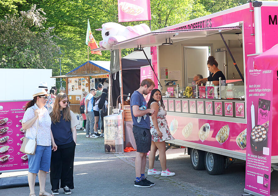 Speisen und Getränke an 29 Ständen: Streetfood-Festival in Heilbronn gestartet Speisen und Getränke an 29 Ständen: Streetfood-Festival in Heilbronn gestartet
