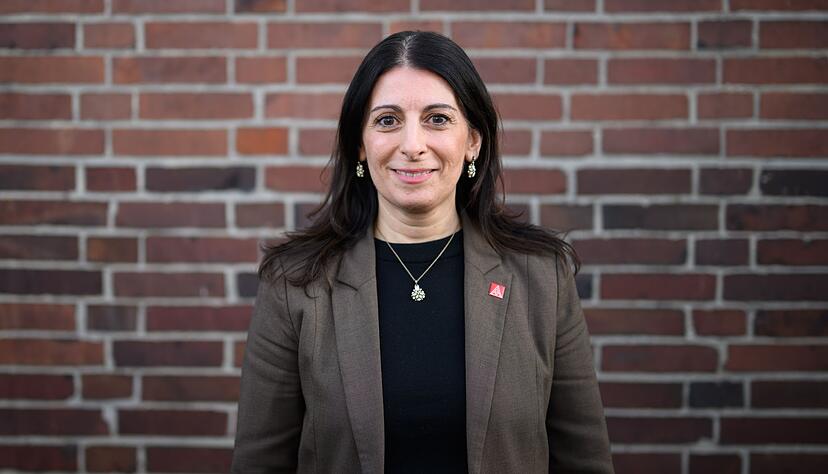 Daniela Cavallo, Vorsitzende des Gesamt- und Konzernbetriebsrats der Volkswagen AG, steht f&uuml;r Fotoaufnahmen im VW Stammwerk.