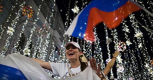 Russland feiert ausgelassen die WM, doch hinter den Kulissen brodelt es. Foto: Alexander Zemlinichenko/AP