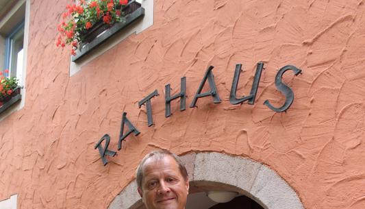 Gab spät seine Unterstützung bekannt: Bürgermeister Jürgen Roth (CDU). Gab spät seine Unterstützung bekannt: Bürgermeister Jürgen Roth (CDU).