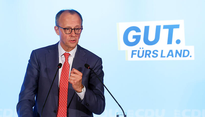 Bundeskanzler Friedrich Merz stellte in seiner Rede in Bad Rappenau Sinn und Zweck der telefonischen Krankschreibung infrage und kritisierte auch die in seinen Augen zu hohe Zahl der Krankheitstage pro Jahr.