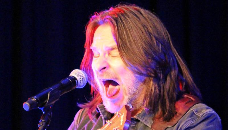 Stimme mit G&auml;nsehautpotenzial: Ray Wilson in Wimpfen.
Foto: Laura Ettle