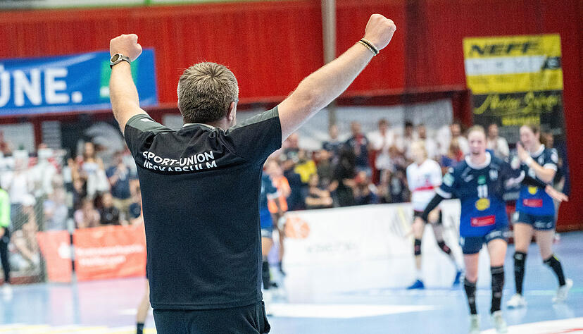 Jubel nach Schlusspfiff: Sport Union Neckarsulm besiegt den HSV Solingen Gäfrath und erreicht den Klassenerhalt.