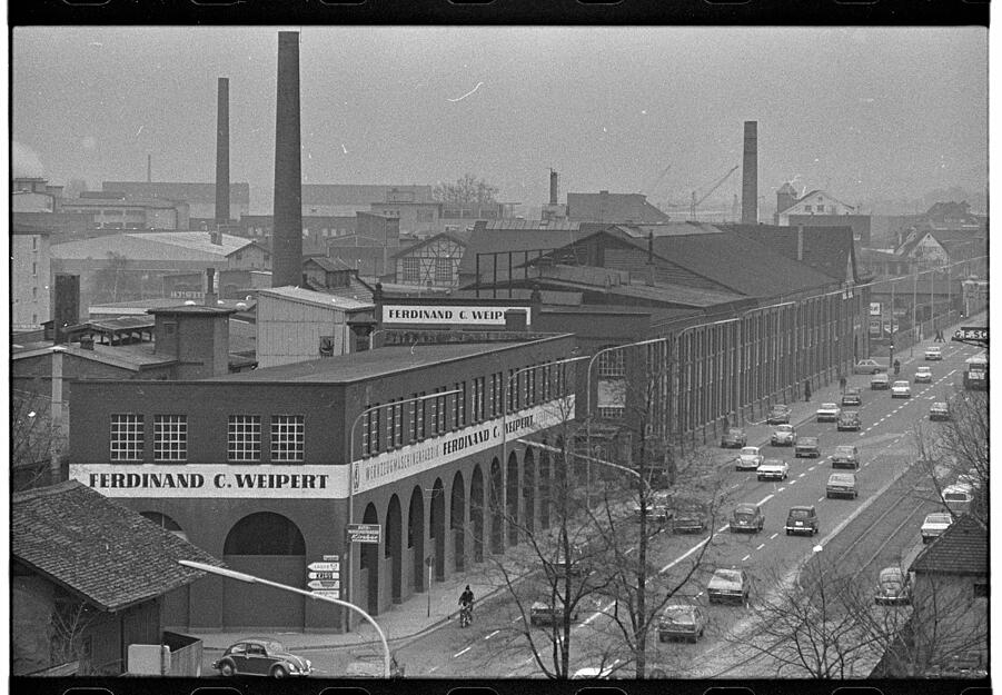 Zusammengestellt von Archiv und Dokumentation der Heilbronner Stimme - Ferdinand Carl Weipert verlässt 1911 die Stammfirma Weipert. Er gründet die Werkzeugmaschinenfabrik Ferdinand C. Weipert in Heilbronn. 1974 geht das Unternehmen in Konkurs. Aufnahme aus dem Jahr 1976.  Zusammengestellt von Archiv und Dokumentation der Heilbronner Stimme - Ferdinand Carl Weipert verlässt 1911 die Stammfirma Weipert. Er gründet die Werkzeugmaschinenfabrik Ferdinand C. Weipert in Heilbronn. 1974 geht das Unternehmen in Konkurs. Aufnahme aus dem Jahr 1976.