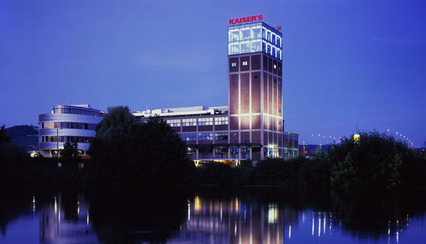 Turmrestaurant »Sperber Lounge« AKT_Am Kaisers's Turm, Heilbronn 
Bauherr:	Tengelmann Warenhandelsgesellschaft, Heilbronner Str. 16, 74232 Abstatt
Architekt:	müller.architekten, Matthias Müller Freier Architekt BDA, Wilhelmstr. 5a, 74072 Heilbronn