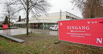 Impfzentrum in der Stauwehrhalle Horkheim Foto: Veigel, Andreas Impfzentrum in der Stauwehrhalle Horkheim Foto: Veigel, Andreas