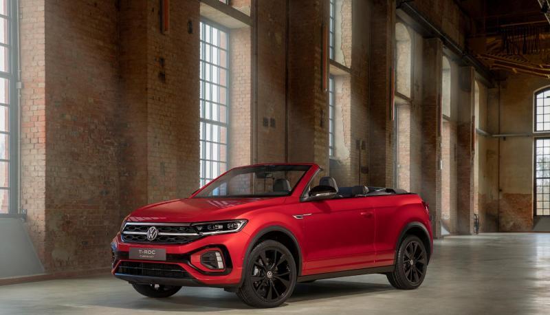 Neues Design: Volkswagen bietet seinen T-Roc auch nach der Überarbeitung unter anderem in einer Cabrio-Version an. Neues Design: Volkswagen bietet seinen T-Roc auch nach der Überarbeitung unter anderem in einer Cabrio-Version an.