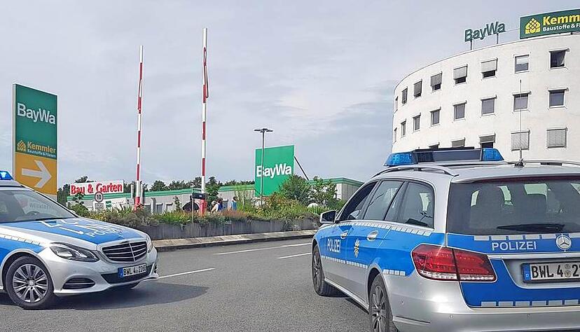 Groß war das Polizeiaufgebot nach dem Überfall in Weinsberg. Auch ein Spezialkommando war angerückt, um den Täter zu suchen. Foto: Archiv/Blaulichtreport Heilbronn Groß war das Polizeiaufgebot nach dem Überfall in Weinsberg. Auch ein Spezialkommando war angerückt, um den Täter zu suchen. Foto: Archiv/Blaulichtreport Heilbronn