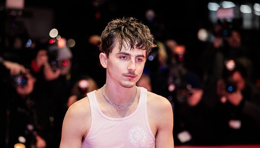 Tanktop statt Anzug: Chalamet setzt gerne auf auff&auml;llige Looks (Archivbild).