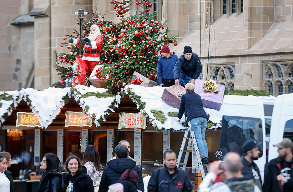 Aufbau Weihnachtsmarkt Heilbronn