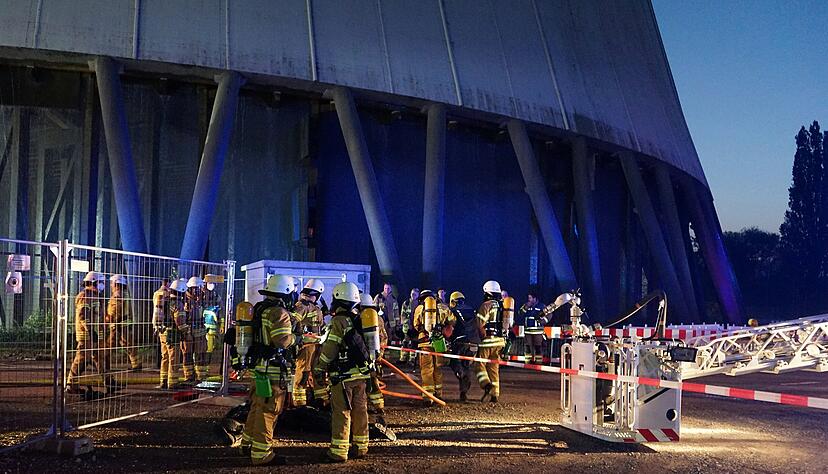 Die Feuerwehr Heilbronn führte am Dienstagabend eine Großübung bei der EnBW durch. Foto: Feuerwehr Heilbronn Die Feuerwehr Heilbronn führte am Dienstagabend eine Großübung bei der EnBW durch. Foto: Feuerwehr Heilbronn