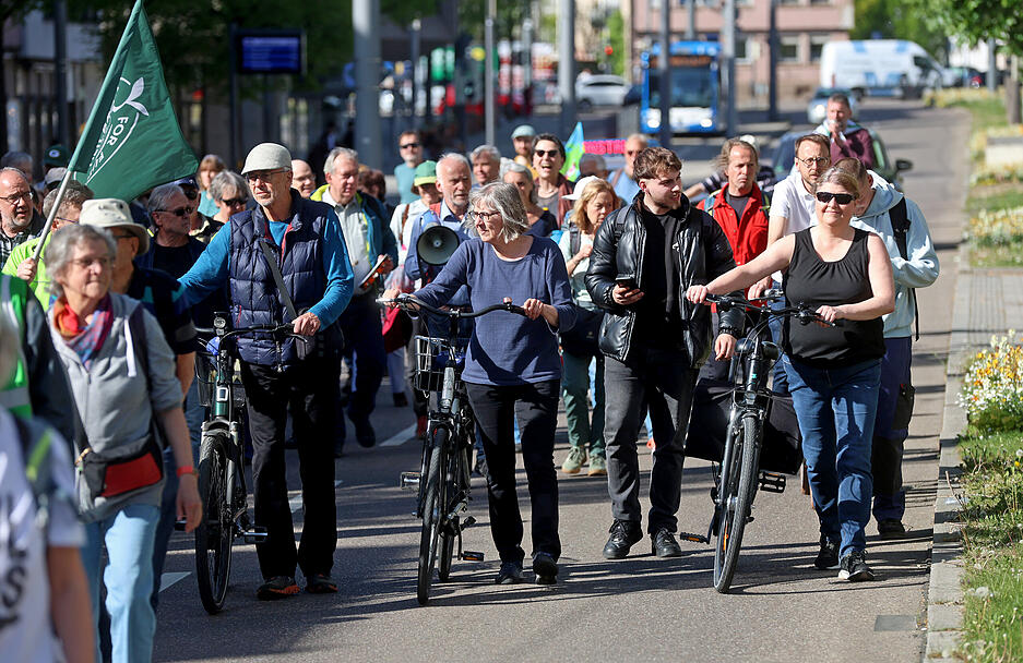 Die Demonstranten fordern ein Umdenken in der Energiepolitik.