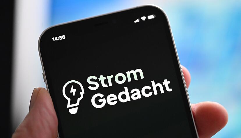 Auf einem IPhone ist die App "StromGedacht" des Stromnetzbetreibers Tansnet BW geöffnet.