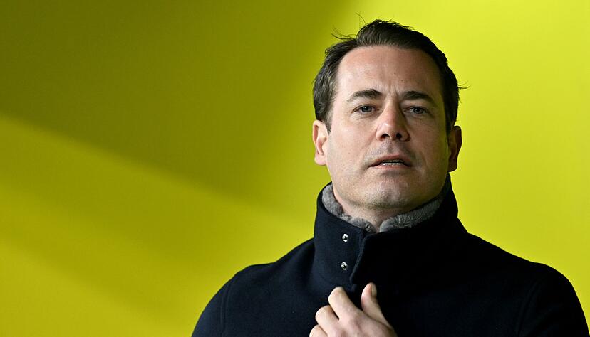 Sportchef Lars Ricken hat in Dortmund schwierige Entscheidungen zu treffen.