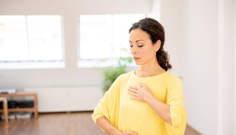 Tief durchatmen: Mit einer Atem&uuml;bung nach dem Aufstehen kann man seine Lunge st&auml;rken.