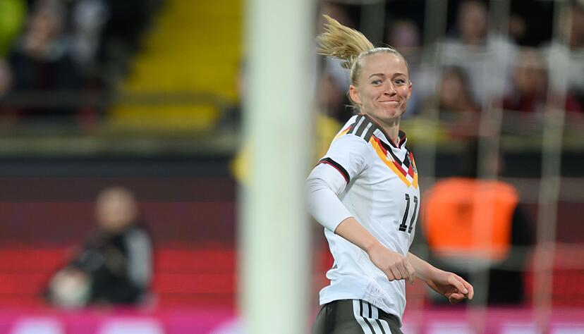 Erleichterung bei Lea Schüller nach ihrem Tor. Erleichterung bei Lea Schüller nach ihrem Tor.