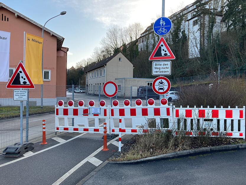 In Lauffen ist der Neckartalradweg nach einem Felsabgang bis auf weiteres gesperrt.