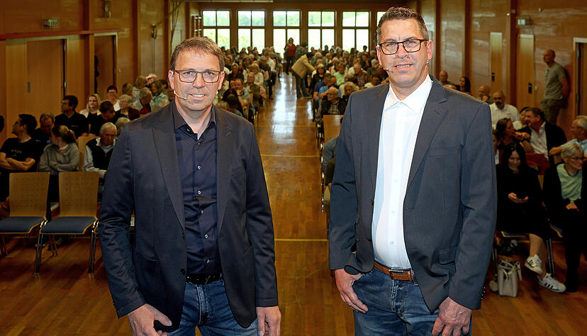 Wollen B&uuml;rgermeister in L&ouml;wenstein werden: Harald Koppenh&ouml;fer (links) und Frank Menzel.