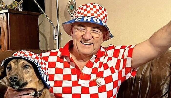 Josip Juratovic (SPD) und Hund Pajdo freuen sich mit Kroatiens Mannschaft.