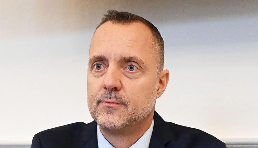 Kläger Christmann erwartet gespannt das Urteil. Kläger Christmann erwartet gespannt das Urteil.