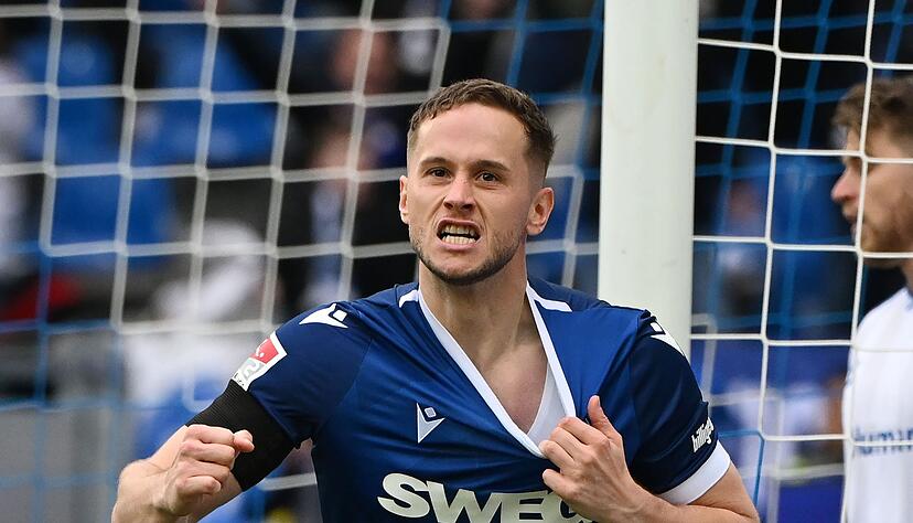 Vertrag verlängert: Verteidiger Christoph Kobald bleibt beim KSC. Vertrag verlängert: Verteidiger Christoph Kobald bleibt beim KSC.