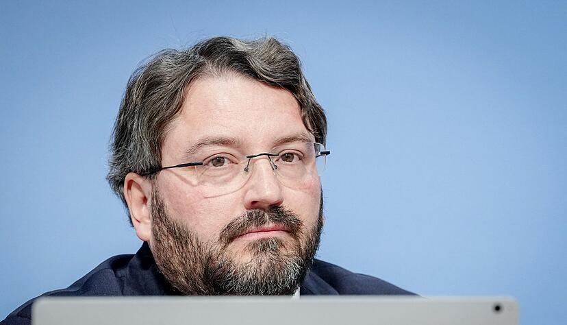 Der Anwalt Uwe Lipinski meint, die Entscheidung sei noch in diesem Jahr zu erarten. Der Anwalt Uwe Lipinski meint, die Entscheidung sei noch in diesem Jahr zu erarten.