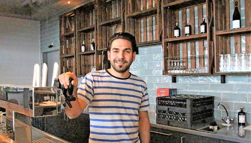 Im Dezember hat Serkan Güzelcoban im Ö-Center die Bistronomie Schöner Hirte eröffnet. Jetzt legt er mit dem Restaurant Filiae nach.Foto: Juergen Koch