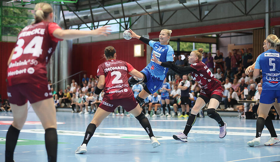 Trainer Thomas Zeitz konnte mit der Leistung der Sport-Union Neckarsulm im Bundesliga-Eröffnungsspiel nicht zufrieden sein. Trainer Thomas Zeitz konnte mit der Leistung der Sport-Union Neckarsulm im Bundesliga-Eröffnungsspiel nicht zufrieden sein.