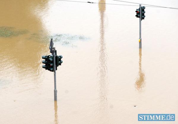 Die Hochwasserlage in Chemnitz hat sich am Morgen zugespitzt.