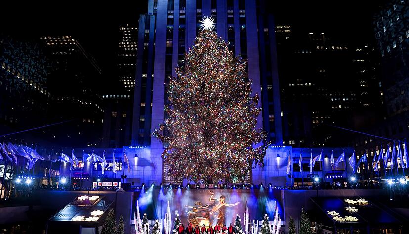 Der Weihnachtsbaum am Rockefeller Center ist zum 90. Mal angeknipst worden.