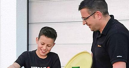 Markus und Luis Frank im vergnüglichen Vater-Sohn-Technik-Workshop.