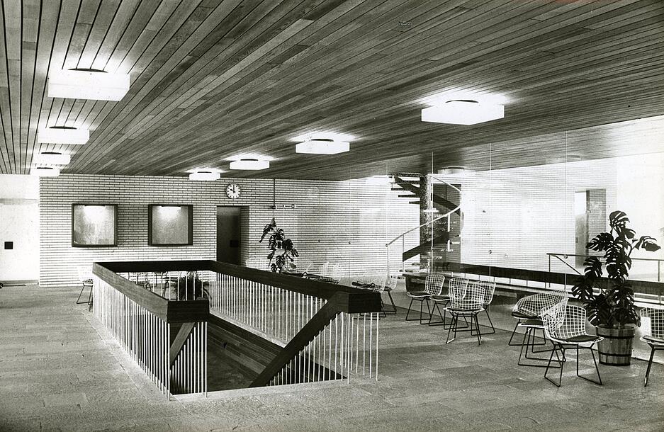 09.10.1964: Das neue Hallenschwimmbad in Neckarsulm steht vor seiner Eröffnung.