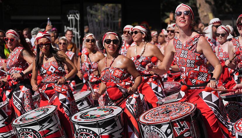 Das Stra&szlig;enfest, das als eines der gr&ouml;&szlig;ten Europas gilt, wird seit den sp&auml;ten 50er Jahren gefeiert.